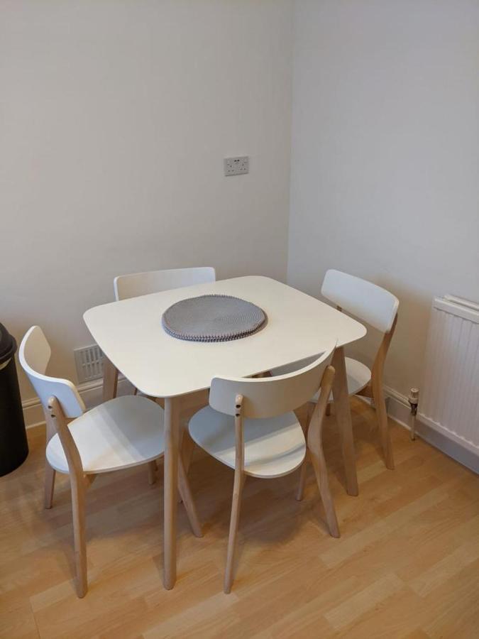 Glenclova - No 5 Bellyeoman, Bright Two Bedroom Apartment Dunfermline Luaran gambar