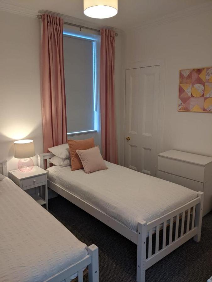 Glenclova - No 5 Bellyeoman, Bright Two Bedroom Apartment Dunfermline Luaran gambar